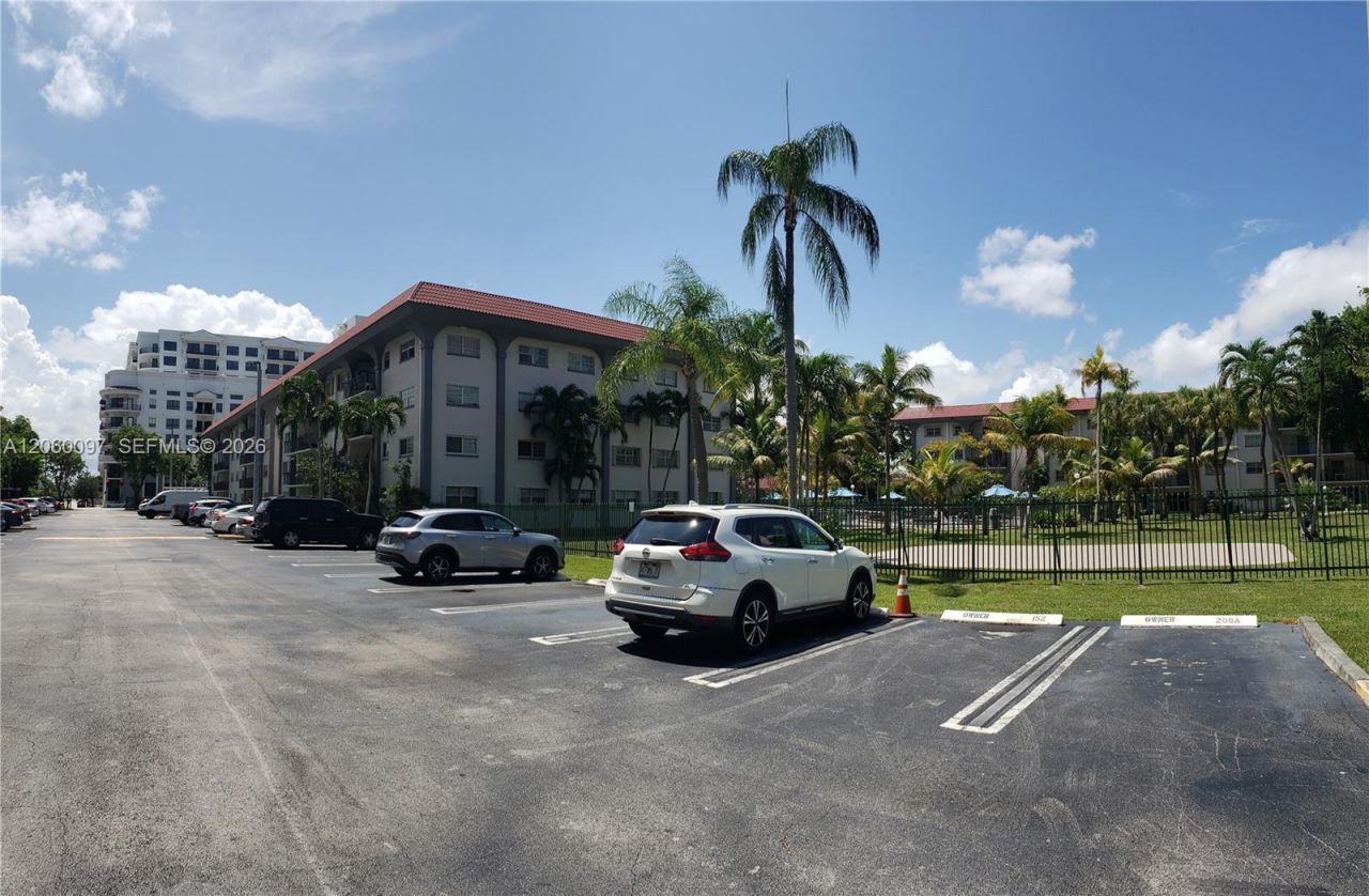 8107 SW 72nd Ave, Unit 416E, Miami, FL 33143 Photo