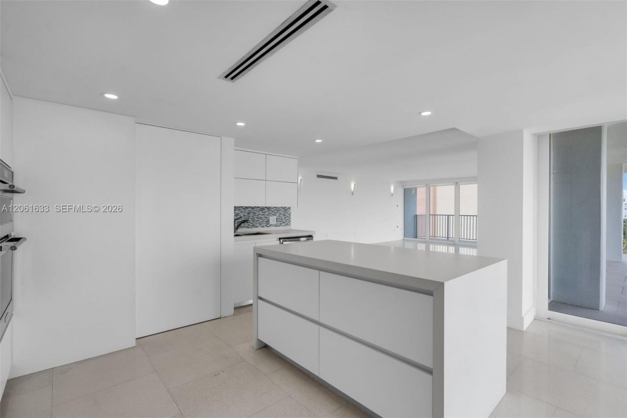 881 Ocean Dr, Unit 7H, Key Biscayne, FL 33149 Photo