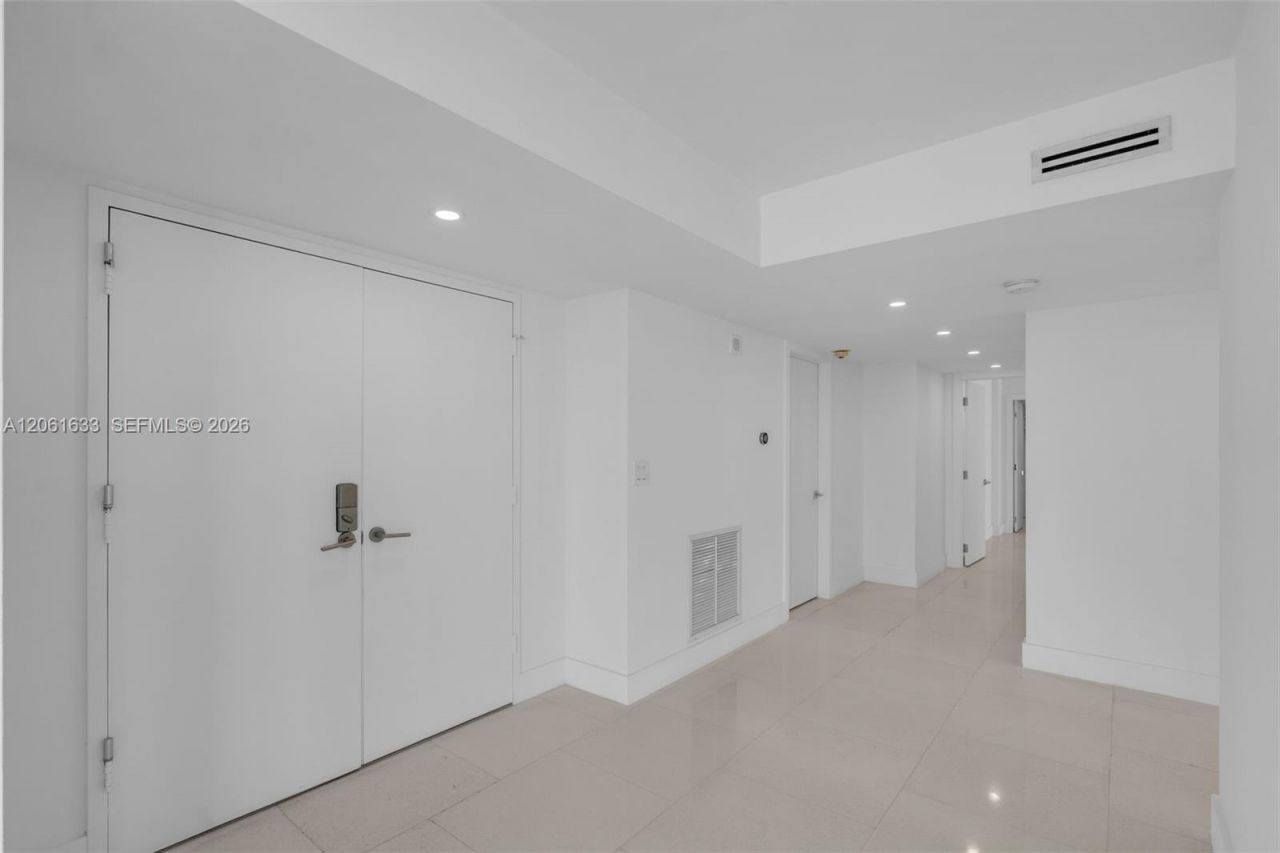 881 Ocean Dr, Unit 7H, Key Biscayne, FL 33149 Photo