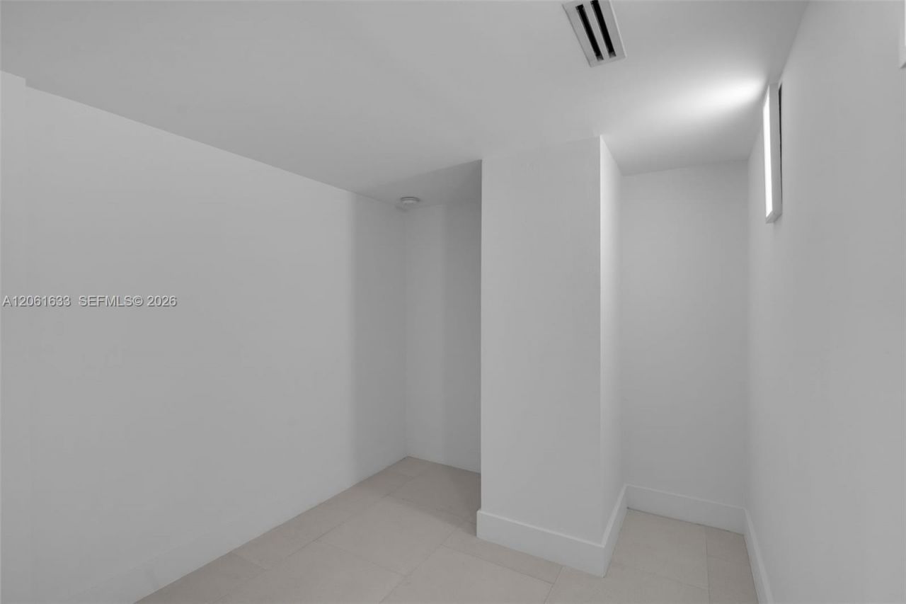 881 Ocean Dr, Unit 7H, Key Biscayne, FL 33149 Photo