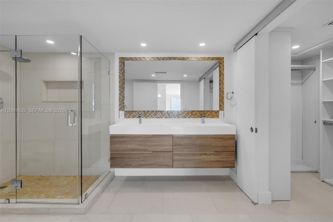881 Ocean Dr, Unit 7H, Key Biscayne, FL 33149 Photo