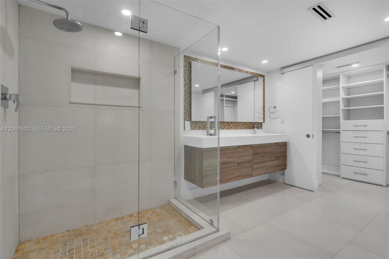 881 Ocean Dr, Unit 7H, Key Biscayne, FL 33149 Photo