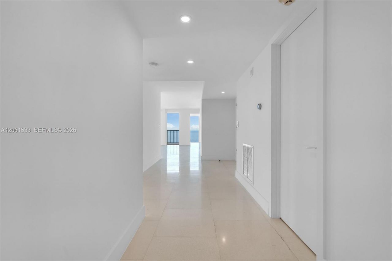 881 Ocean Dr, Unit 7H, Key Biscayne, FL 33149 Photo