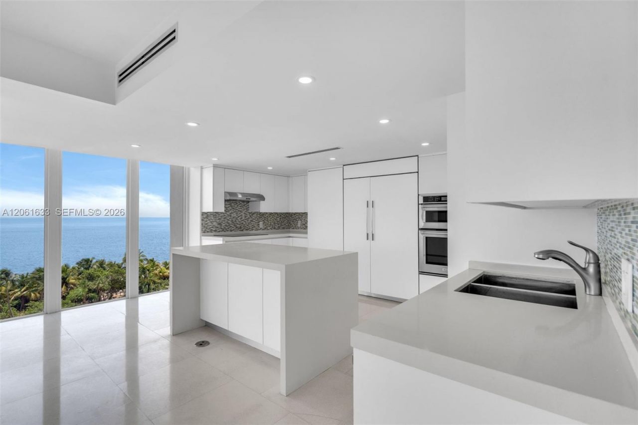881 Ocean Dr, Unit 7H, Key Biscayne, FL 33149 Photo