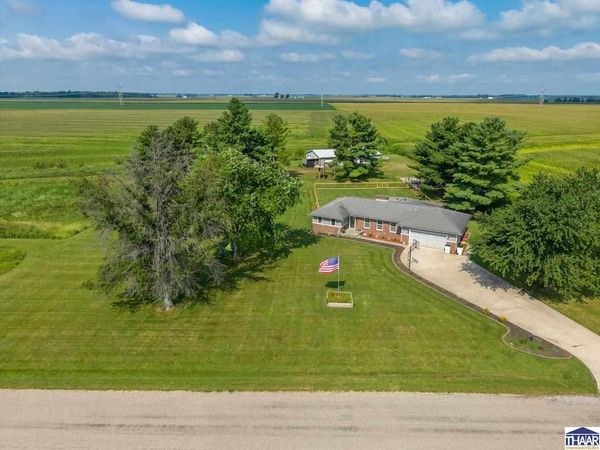 11090 N Libertyville Place, West Terre Haute, IN 47885