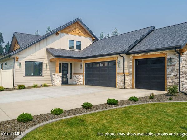951 E STEEPLE CHASE RD, Hayden, ID 83835