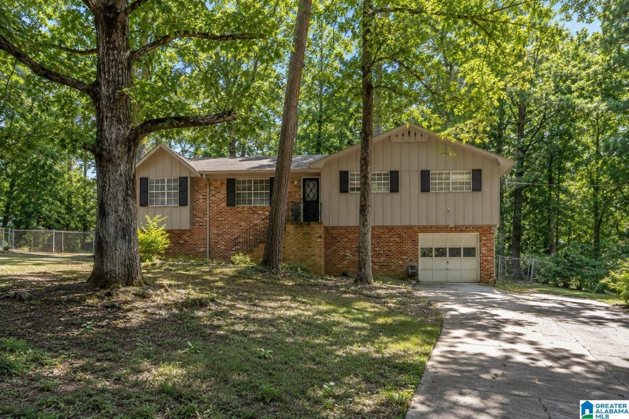 1421 Brewster Circle, Birmingham, AL 35235 Main Photo