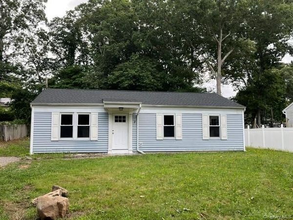 7 Koren Lane , Middle Island, NY 11953