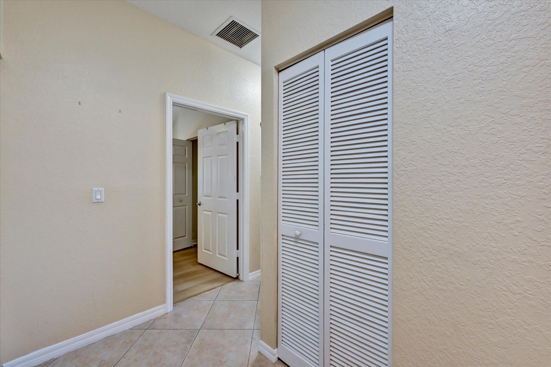 4870 Bonsai Circle, Unit 100, Palm Beach Gardens, FL 33418 Photo