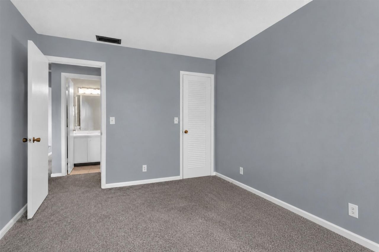 10000 Meridian Way N, Unit 15, Palm Beach Gardens, FL 33410 Photo