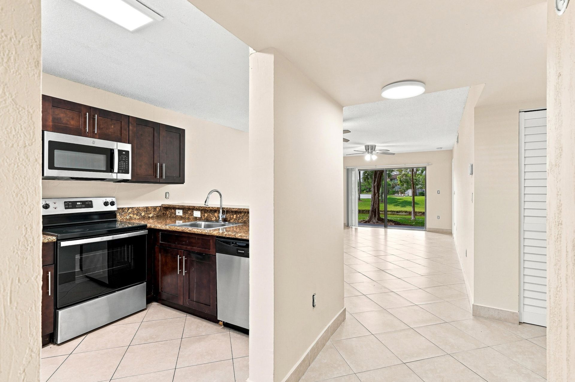 9938 Nob Hill Lane, Unit 9938, Sunrise, FL 33351 Photo