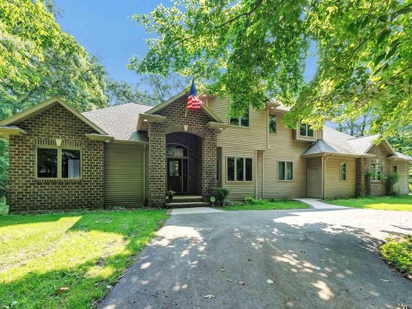 3240 CRYSTAL CREEK COURT, Suamico, WI 54313