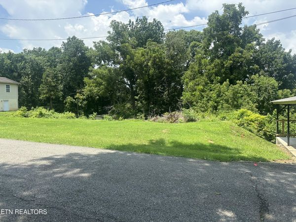 W Lot 22R Ninth Ave, Lenoir City, TN 37771