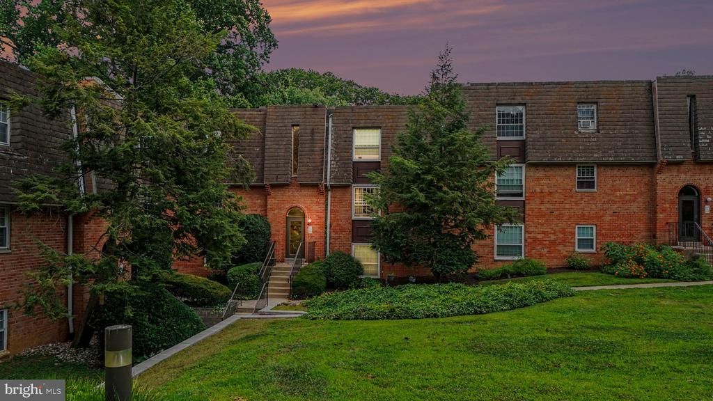 4000 Gypsy Lane, Unit 318A1, Philadelphia, PA 19129 Main Photo