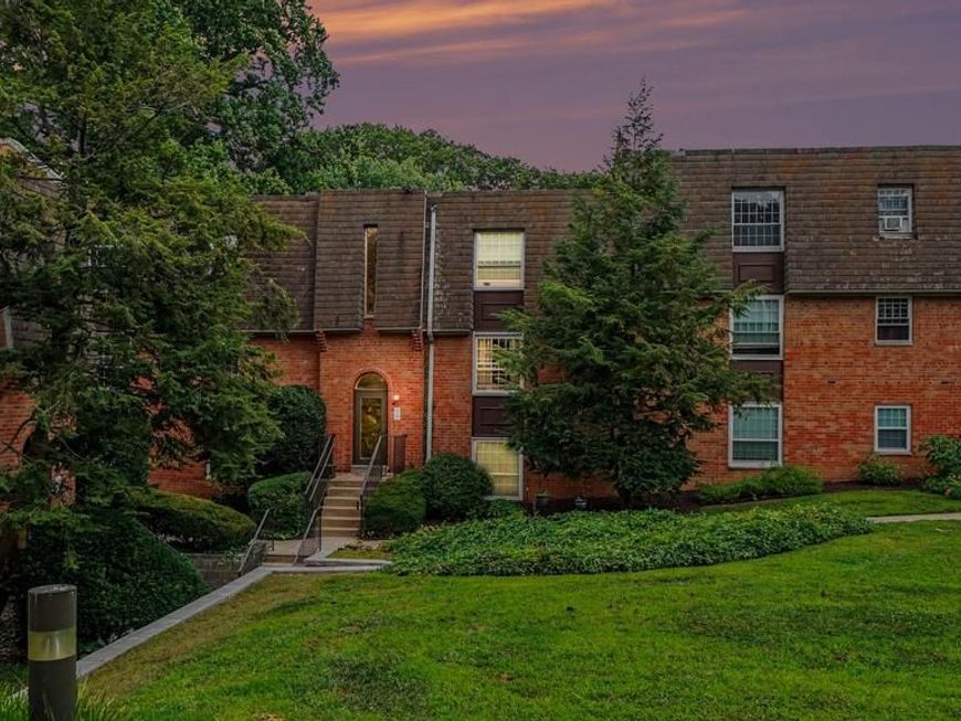 4000 Gypsy Lane, Unit 318A1, Philadelphia, PA 19129 Main Photo