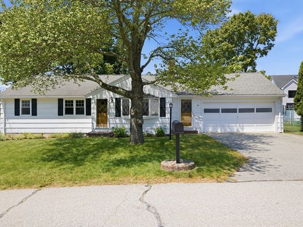 31 Day Circle, Woburn, MA 01801