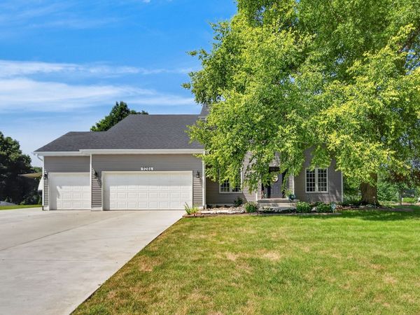 9286 NW Lakeridge Lane, Polk City, IA 50226