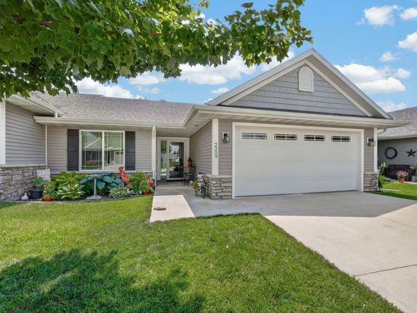 2309 E Highview Drive, Des Moines, IA 50320