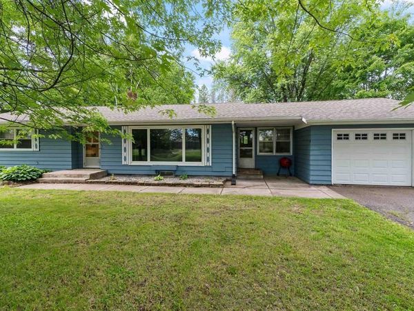 908 Lakeshore Drive, Moose Lake, MN 55767