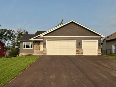 6073 Fuller Circle, Wyoming, MN 55092
