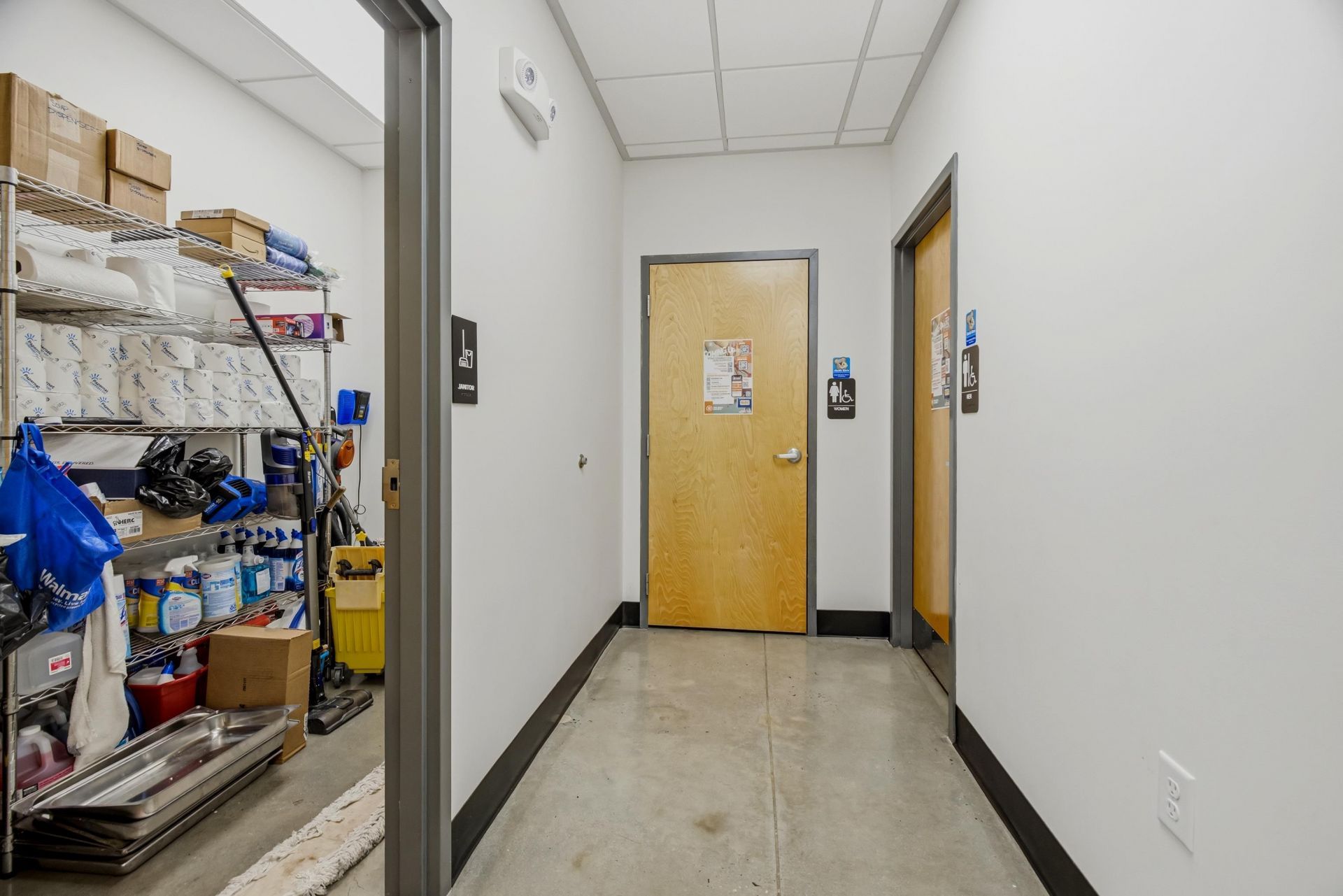 715 S Main St.  Photo 17