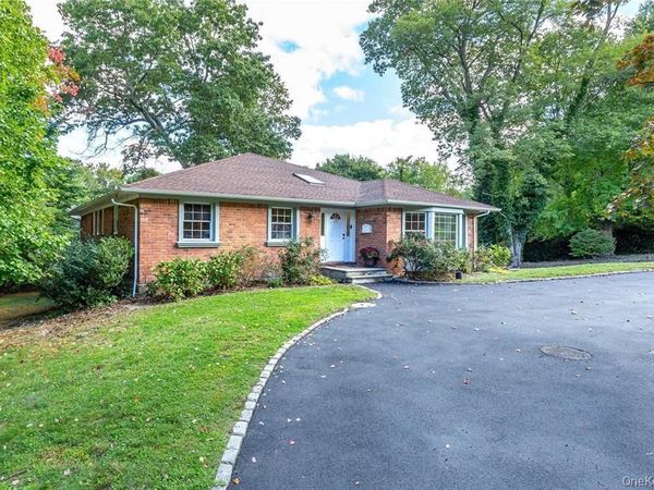 114 Tara Drive, East Hills, NY 11576