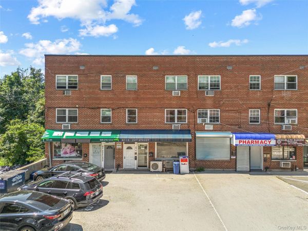 42-18 235 Street, Douglaston, NY 11363