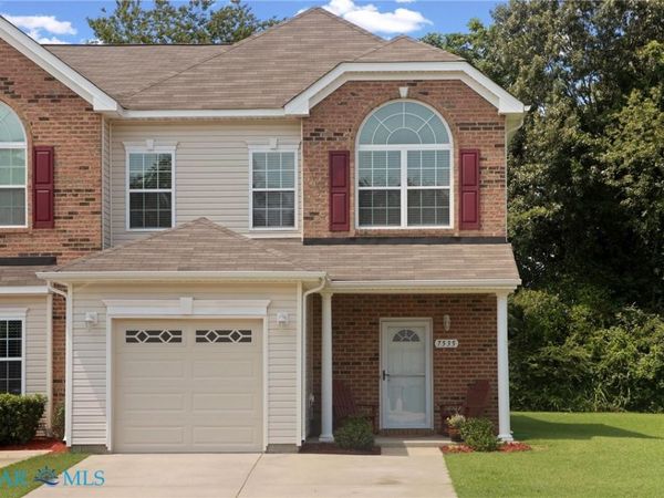 7535 Villa Court , Hayes, VA 23061
