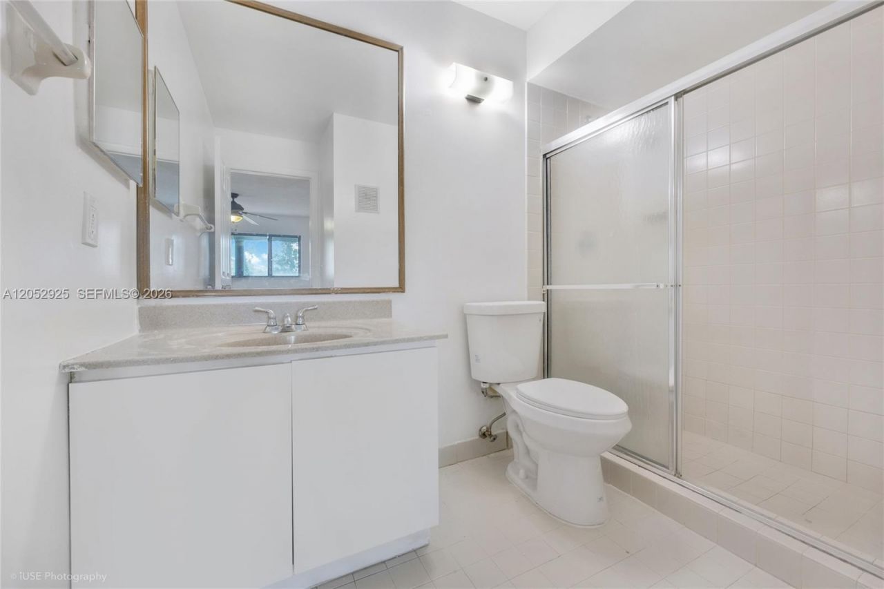 20681 NE 4th Pl , Unit 203, Miami, FL 33179 Photo