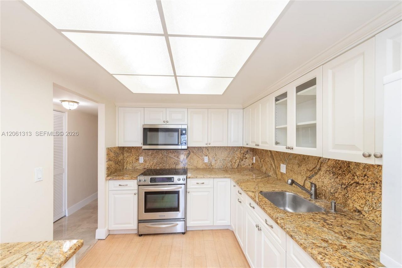 600 Biltmore Way , Unit 1014, Coral Gables, FL 33134 Photo