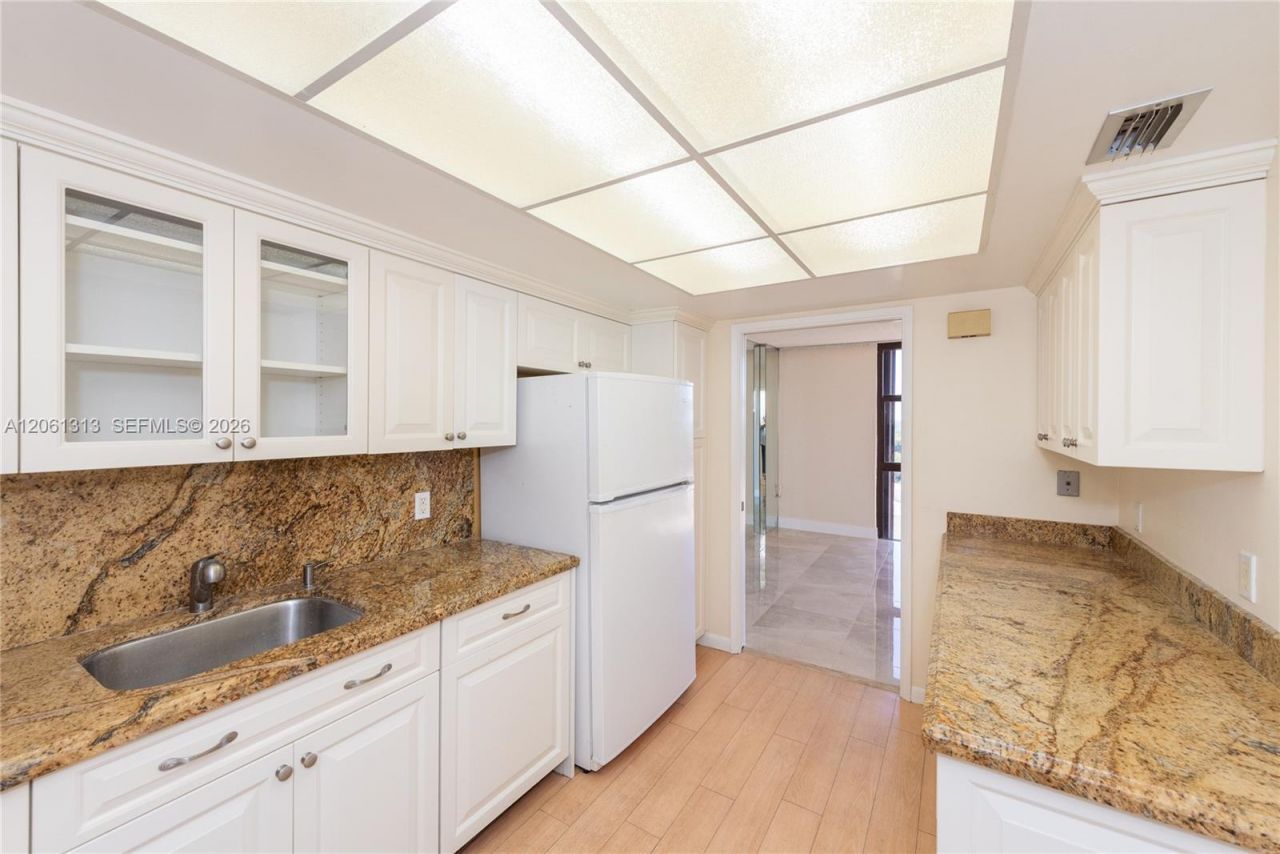 600 Biltmore Way , Unit 1014, Coral Gables, FL 33134 Photo