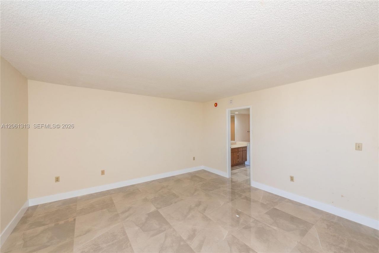 600 Biltmore Way , Unit 1014, Coral Gables, FL 33134 Photo