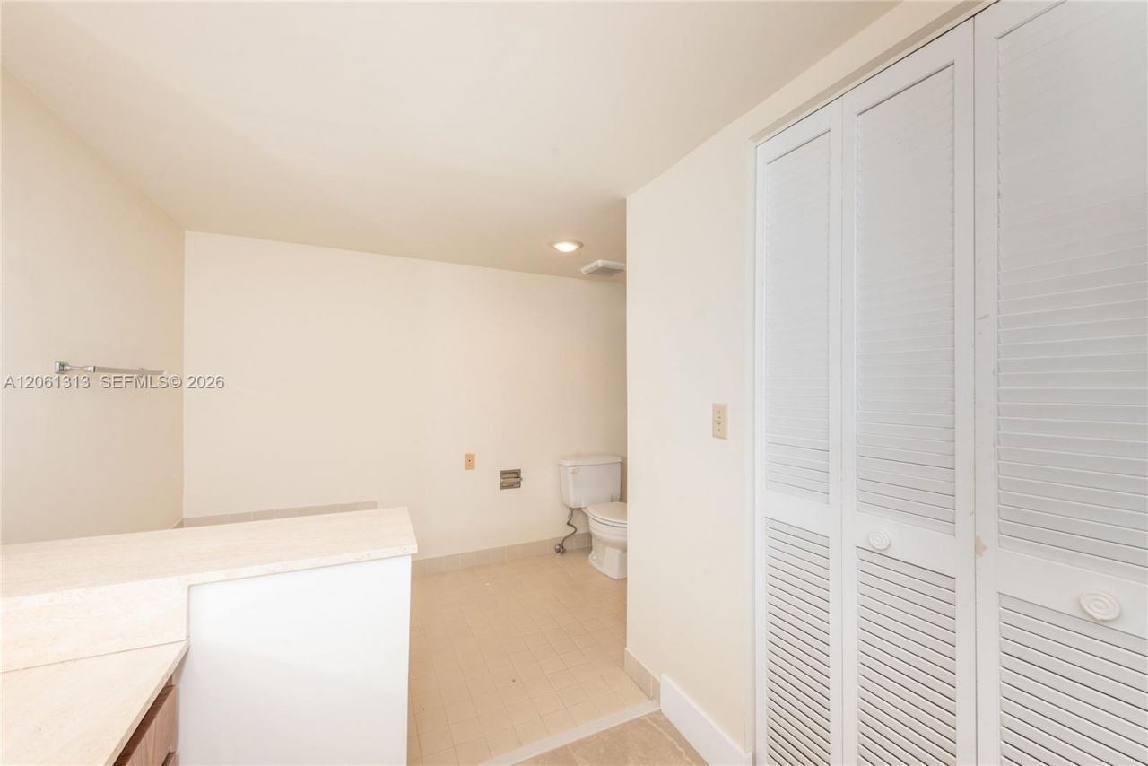 600 Biltmore Way , Unit 1014, Coral Gables, FL 33134 Photo