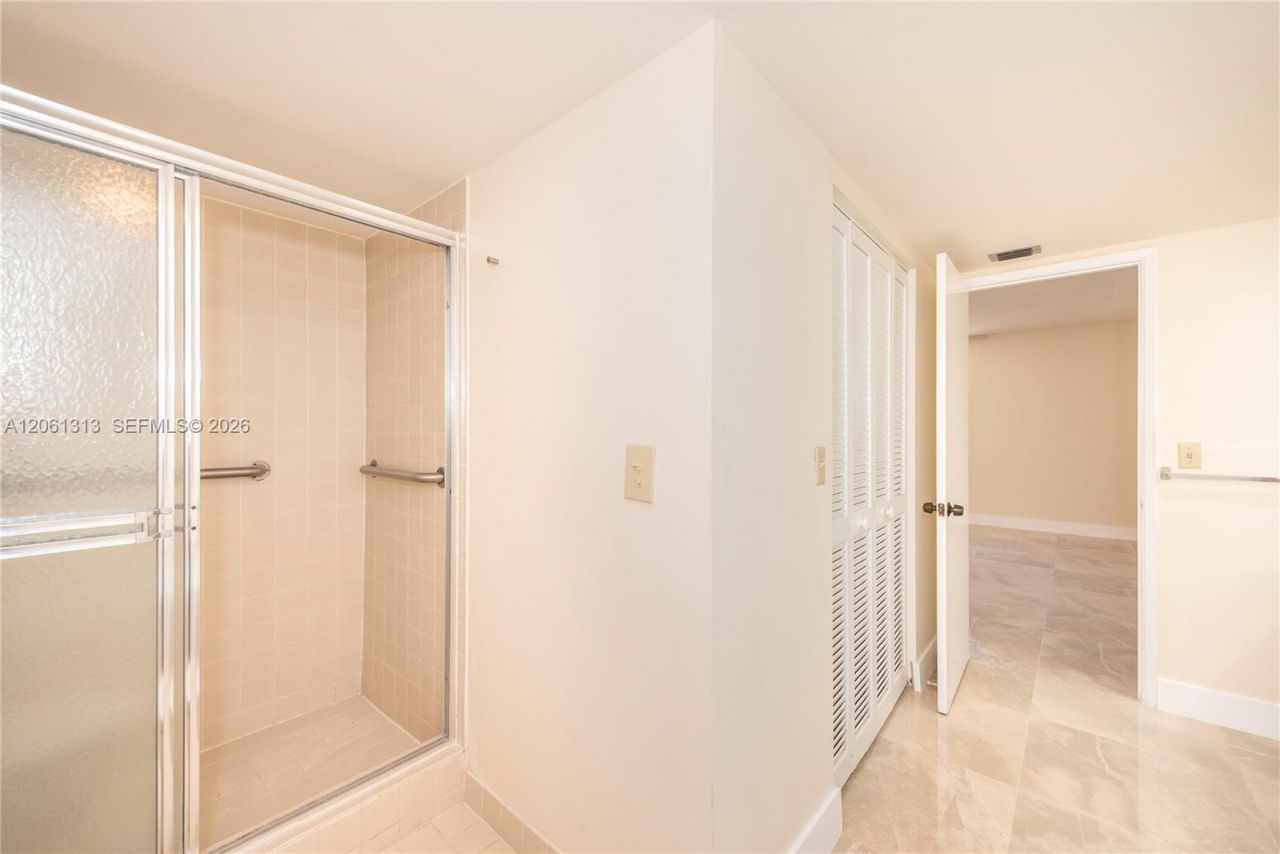 600 Biltmore Way , Unit 1014, Coral Gables, FL 33134 Photo
