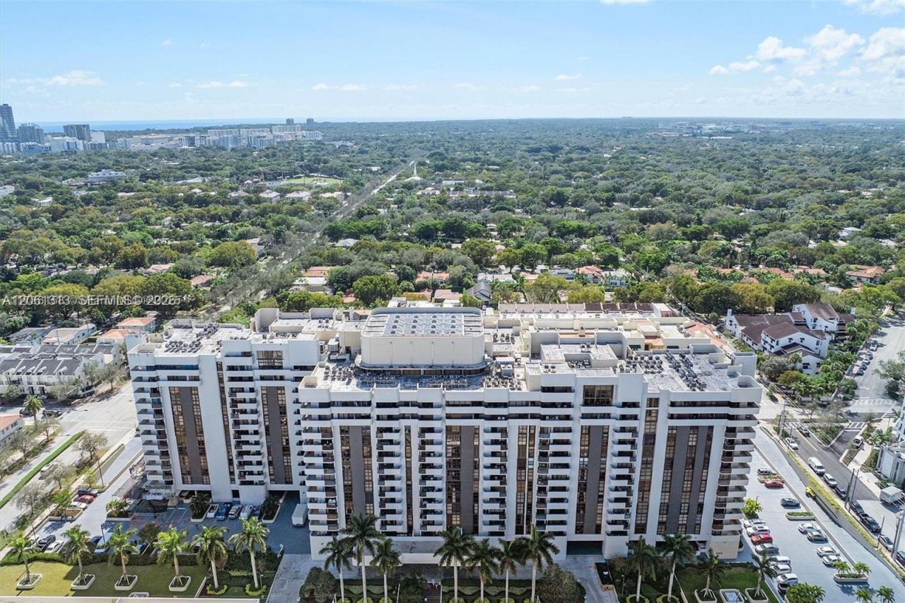600 Biltmore Way , Unit 1014, Coral Gables, FL 33134 Photo