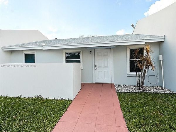 10385 SW 209th Ln , Cutler Bay, FL 33189