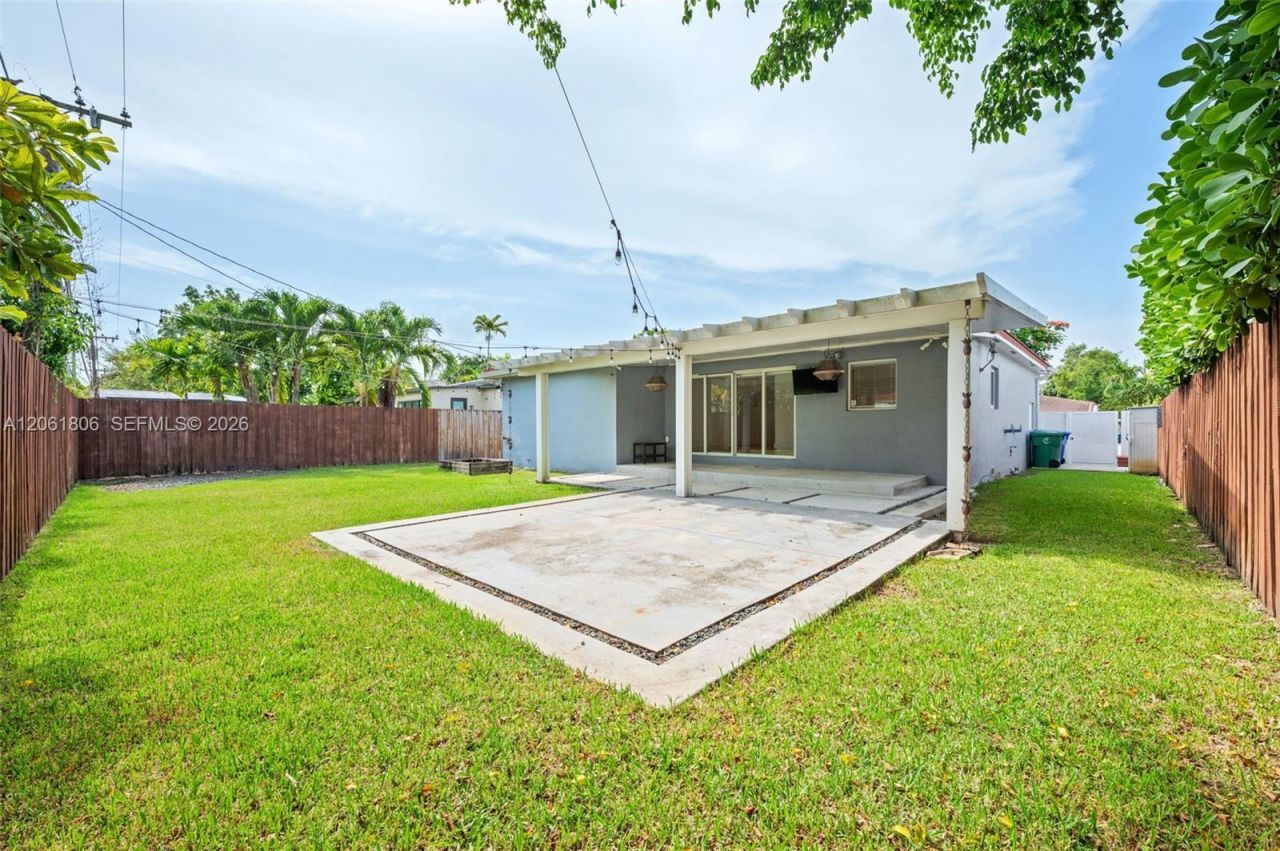 4355 SW 2nd St , Miami, FL 33134 Photo
