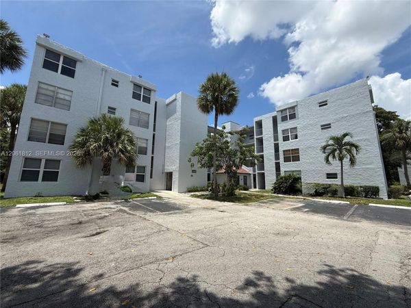 9440 Live Oak Pl , Unit 102, Davie, FL 33324