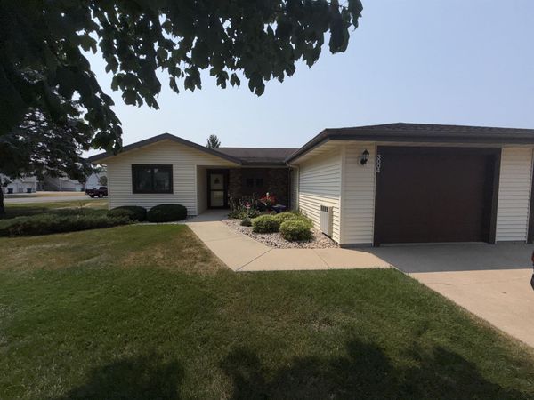 3004 S Petunia Lane, Beloit, WI 53511