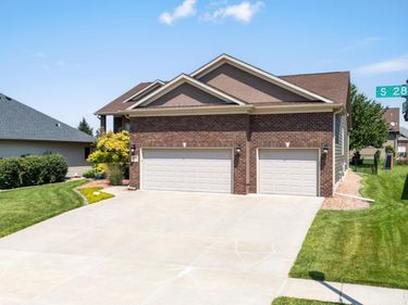 8910 S 28 Street, Lincoln, NE 68516