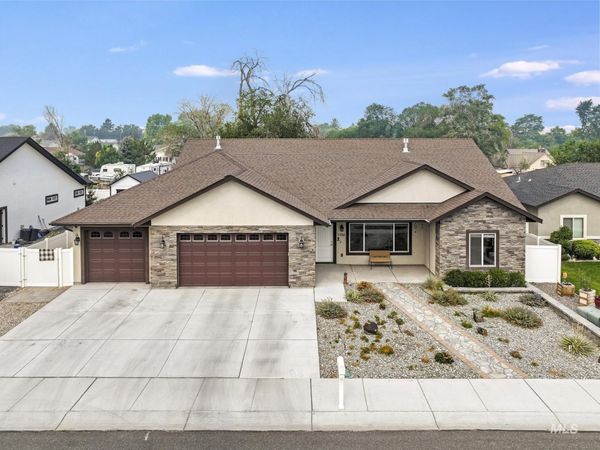 1356 Jump St, Twin Falls, ID 83301