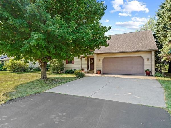 2875 WESTMOOR ROAD, Oshkosh, WI 54904