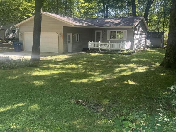 131 Whitebirch Drive, Houghton Lake, MI 48629