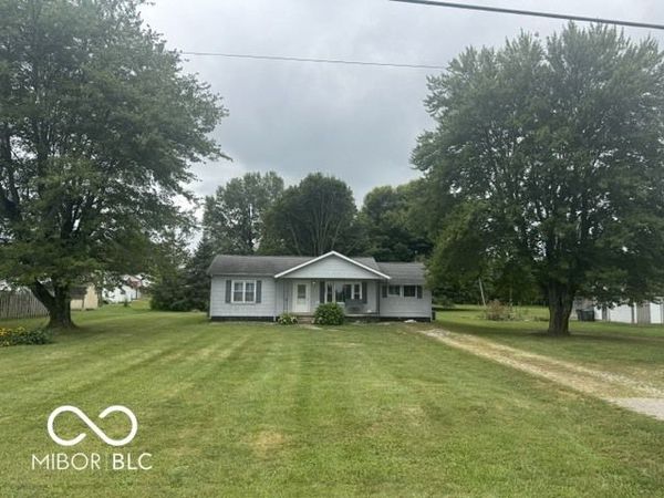 489 E Us Highway 52, Rushville, IN 46173