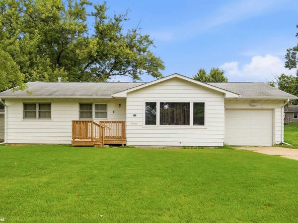 900 N Main St., Mount Pleasant, IA 52641