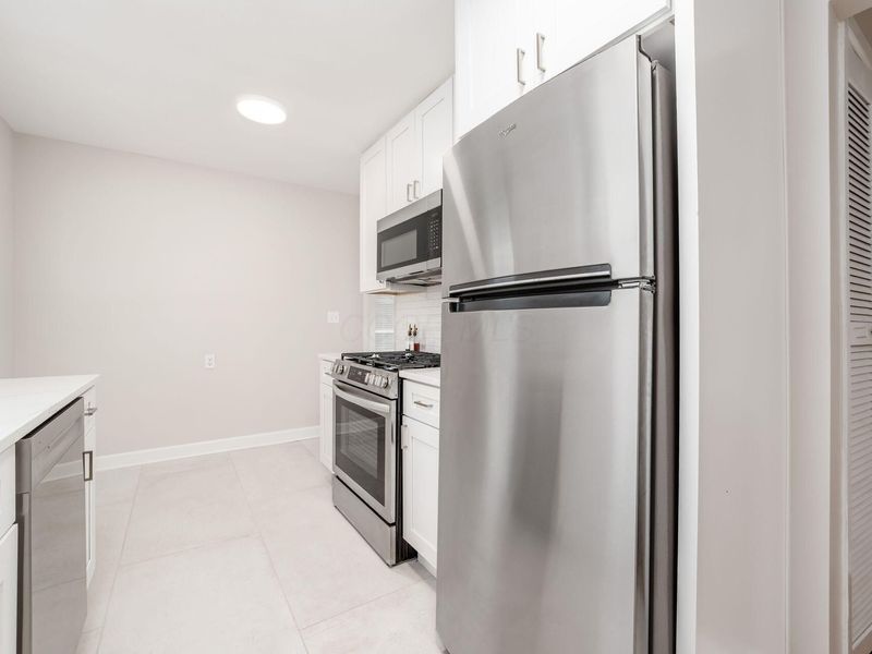 884 S Chesterfield Road, Columbus, OH 43209 Photo 17