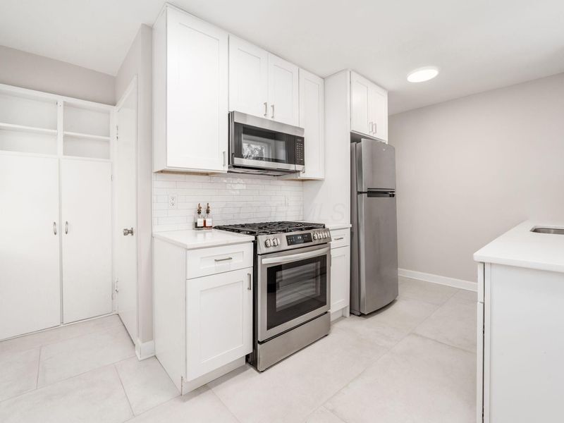 884 S Chesterfield Road, Columbus, OH 43209 Photo 18