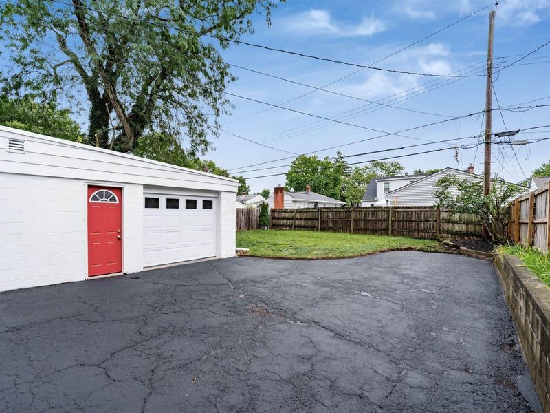 884 S Chesterfield Road, Columbus, OH 43209 Photo 33