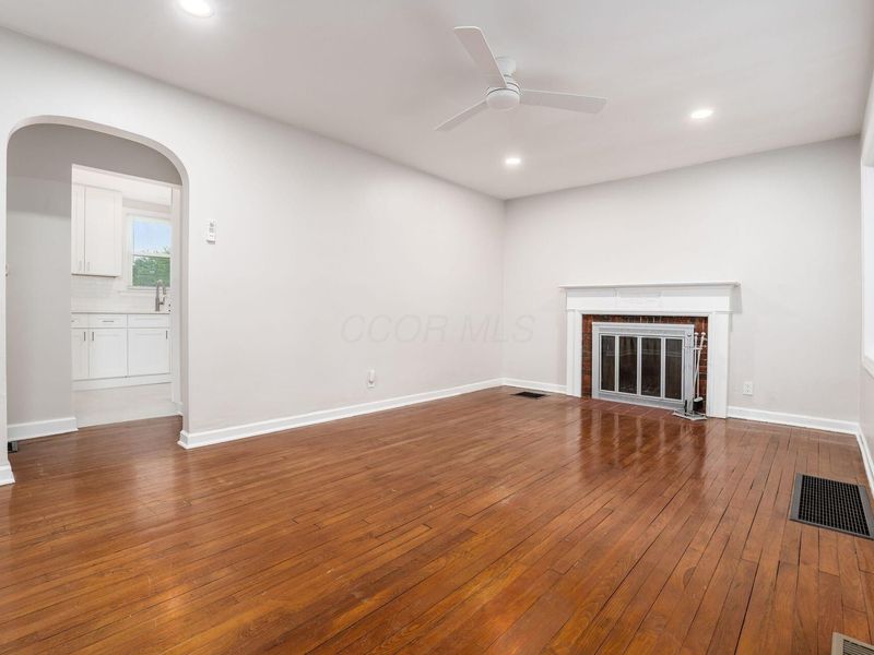 884 S Chesterfield Road, Columbus, OH 43209 Photo 6
