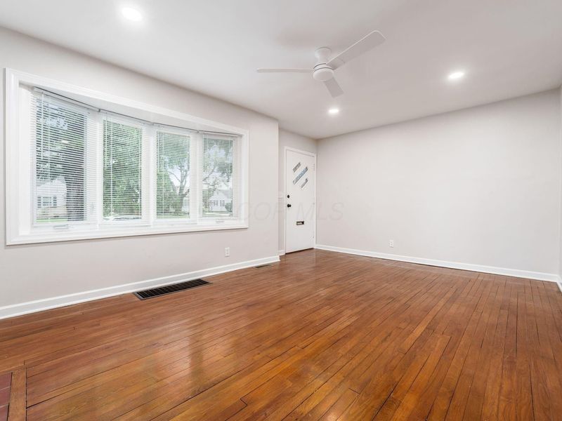 884 S Chesterfield Road, Columbus, OH 43209 Photo 9